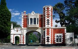 帕拉马塔 (Parramatta) Tudor Gatehouse 帕拉马塔 (Parramatta) Tudor Gatehouse